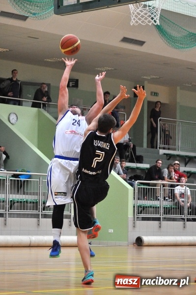 Zdjęcie w galerii na portalu naszraciborz.pl: Akademicy z Katowic lepsi od Ofensywy wiadomości z regionu