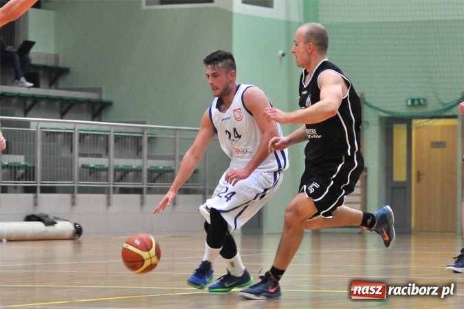 Zdjęcie w galerii na portalu naszraciborz.pl: Akademicy z Katowic lepsi od Ofensywy wiadomości z regionu