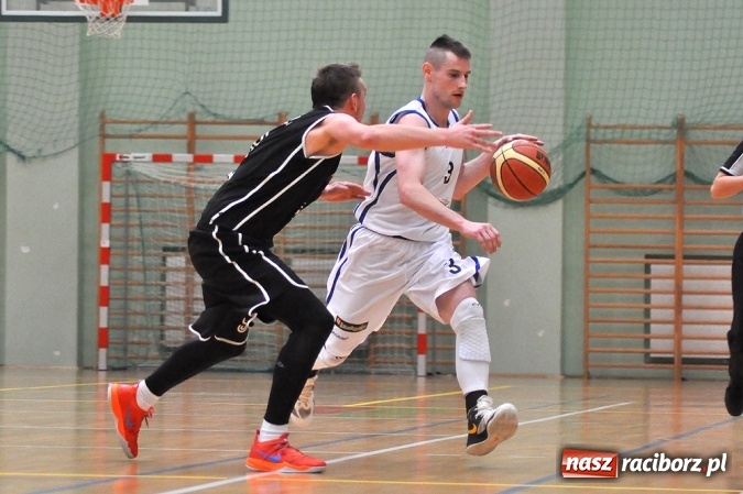 Zdjęcie w galerii na portalu naszraciborz.pl: Akademicy z Katowic lepsi od Ofensywy wiadomości z regionu