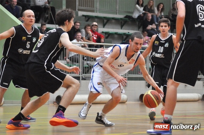 Zdjęcie w galerii na portalu naszraciborz.pl: Akademicy z Katowic lepsi od Ofensywy wiadomości z regionu
