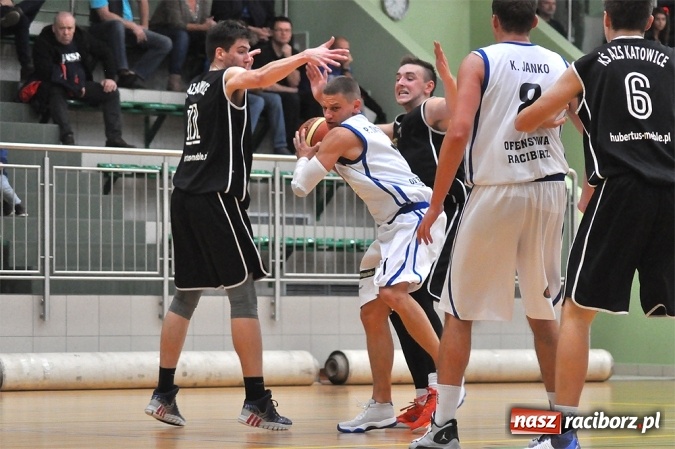 Zdjęcie w galerii na portalu naszraciborz.pl: Akademicy z Katowic lepsi od Ofensywy wiadomości z regionu