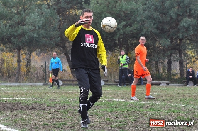 Zdjęcie w galerii na portalu naszraciborz.pl: Gol rezerwowego w przedostatniej minucie dał punkt Lyskom wiadomości z regionu