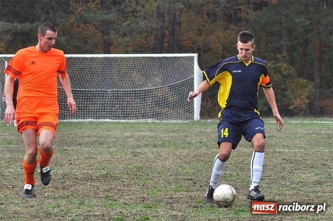 Zdjęcie w galerii na portalu naszraciborz.pl: Gol rezerwowego w przedostatniej minucie dał punkt Lyskom wiadomości z regionu