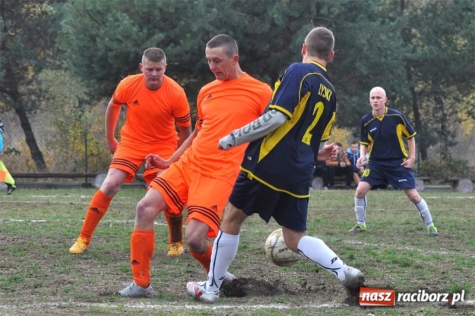 Zdjęcie w galerii na portalu naszraciborz.pl: Gol rezerwowego w przedostatniej minucie dał punkt Lyskom wiadomości z regionu