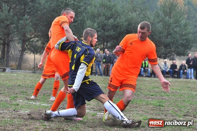 Zdjęcie w galerii na portalu naszraciborz.pl: Gol rezerwowego w przedostatniej minucie dał punkt Lyskom wiadomości z regionu