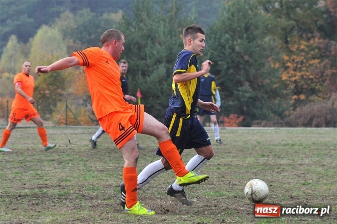 Zdjęcie w galerii na portalu naszraciborz.pl: Gol rezerwowego w przedostatniej minucie dał punkt Lyskom wiadomości z regionu