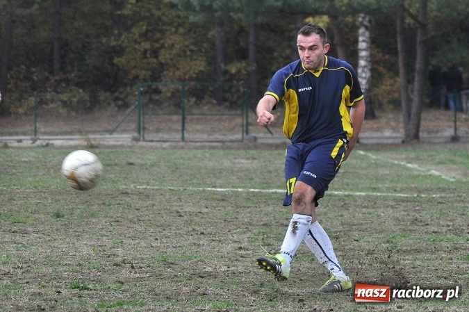 Zdjęcie w galerii na portalu naszraciborz.pl: Gol rezerwowego w przedostatniej minucie dał punkt Lyskom wiadomości z regionu