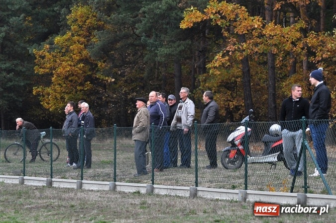 Zdjęcie w galerii na portalu naszraciborz.pl: Gol rezerwowego w przedostatniej minucie dał punkt Lyskom wiadomości z regionu