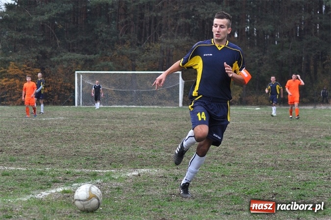Zdjęcie w galerii na portalu naszraciborz.pl: Gol rezerwowego w przedostatniej minucie dał punkt Lyskom wiadomości z regionu