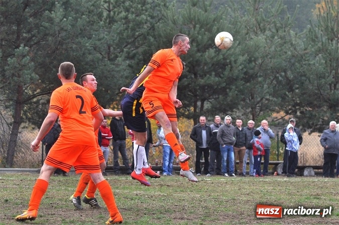 Zdjęcie w galerii na portalu naszraciborz.pl: Gol rezerwowego w przedostatniej minucie dał punkt Lyskom wiadomości z regionu