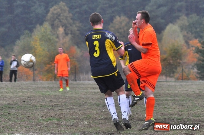 Zdjęcie w galerii na portalu naszraciborz.pl: Gol rezerwowego w przedostatniej minucie dał punkt Lyskom wiadomości z regionu