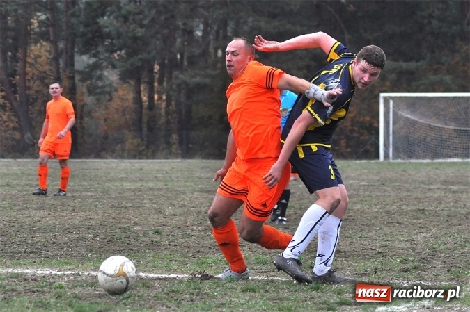 Zdjęcie w galerii na portalu naszraciborz.pl: Gol rezerwowego w przedostatniej minucie dał punkt Lyskom wiadomości z regionu