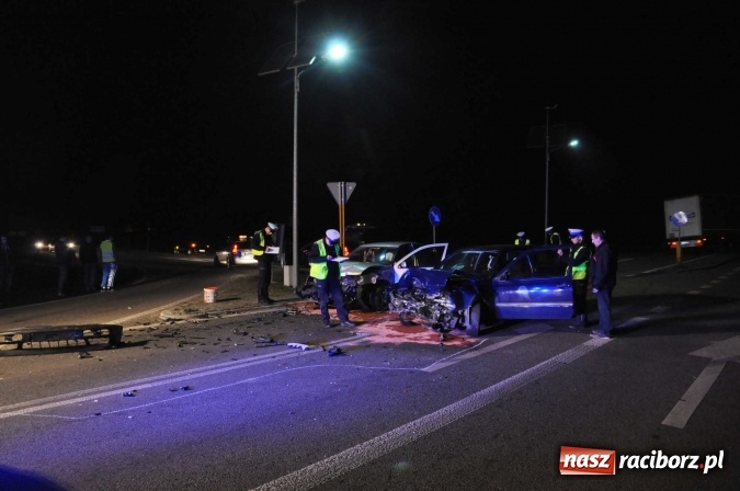 Zdjęcie w galerii na portalu naszraciborz.pl: Dwa volkswageny zderzyły się przy moście na Uldze wiadomości z regionu