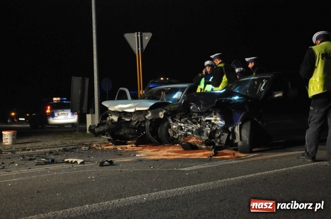Zdjęcie w galerii na portalu naszraciborz.pl: Dwa volkswageny zderzyły się przy moście na Uldze wiadomości z regionu