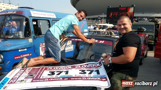 Zdjęcie w galerii na portalu naszraciborz.pl: Dwóch raciborzan zebrało prawie 3 tysiące zł na zakup rzeczy dla domów dziecka. Dodatkowo przeżyli niesamowitą przygodę, którą zapamiętaj&# wiadomości z regionu