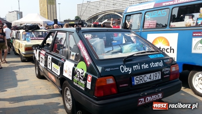 Zdjęcie w galerii na portalu naszraciborz.pl: Dwóch raciborzan zebrało prawie 3 tysiące zł na zakup rzeczy dla domów dziecka. Dodatkowo przeżyli niesamowitą przygodę, którą zapamiętaj&# wiadomości z regionu