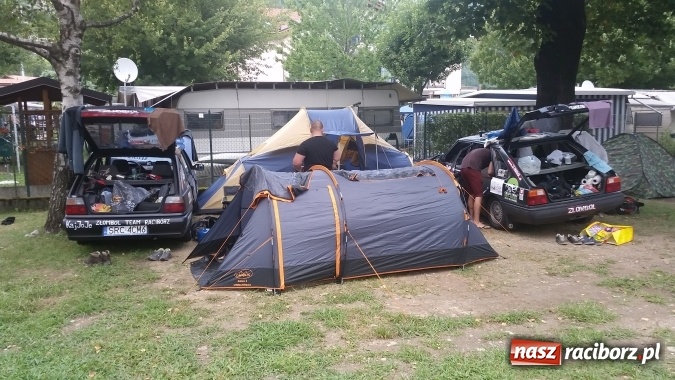 Zdjęcie w galerii na portalu naszraciborz.pl: Dwóch raciborzan zebrało prawie 3 tysiące zł na zakup rzeczy dla domów dziecka. Dodatkowo przeżyli niesamowitą przygodę, którą zapamiętaj&# wiadomości z regionu