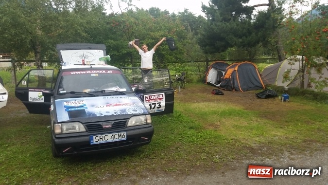 Zdjęcie w galerii na portalu naszraciborz.pl: Dwóch raciborzan zebrało prawie 3 tysiące zł na zakup rzeczy dla domów dziecka. Dodatkowo przeżyli niesamowitą przygodę, którą zapamiętaj&# wiadomości z regionu