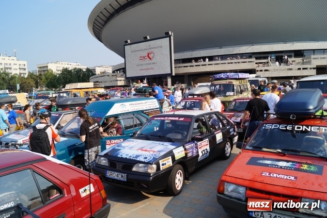 Zdjęcie w galerii na portalu naszraciborz.pl: Dwóch raciborzan zebrało prawie 3 tysiące zł na zakup rzeczy dla domów dziecka. Dodatkowo przeżyli niesamowitą przygodę, którą zapamiętaj&# wiadomości z regionu