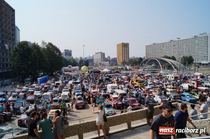 Zdjęcie w galerii na portalu naszraciborz.pl: Dwóch raciborzan zebrało prawie 3 tysiące zł na zakup rzeczy dla domów dziecka. Dodatkowo przeżyli niesamowitą przygodę, którą zapamiętaj&# wiadomości z regionu