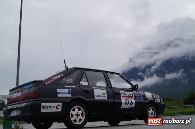 Zdjęcie w galerii na portalu naszraciborz.pl: Dwóch raciborzan zebrało prawie 3 tysiące zł na zakup rzeczy dla domów dziecka. Dodatkowo przeżyli niesamowitą przygodę, którą zapamiętaj&# wiadomości z regionu