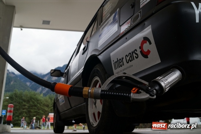 Zdjęcie w galerii na portalu naszraciborz.pl: Dwóch raciborzan zebrało prawie 3 tysiące zł na zakup rzeczy dla domów dziecka. Dodatkowo przeżyli niesamowitą przygodę, którą zapamiętaj&# wiadomości z regionu