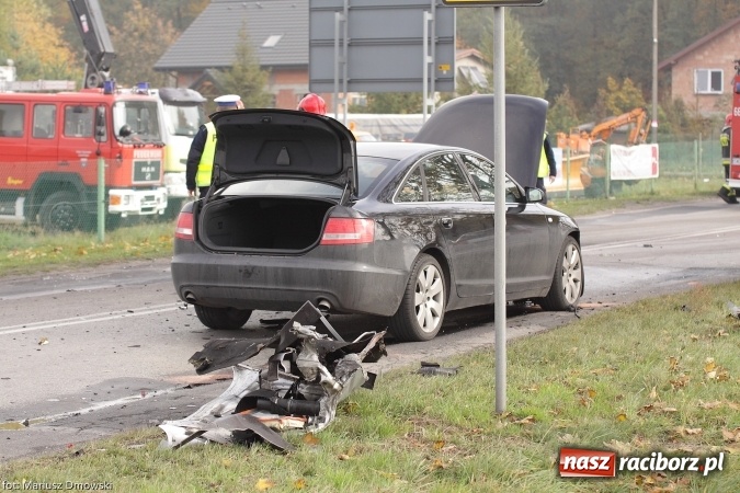 Zdjęcie w galerii na portalu naszraciborz.pl: Groźne zderzenie dwóch samochodów w Rzuchowie wiadomości z regionu