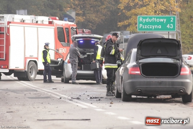 Zdjęcie w galerii na portalu naszraciborz.pl: Groźne zderzenie dwóch samochodów w Rzuchowie wiadomości z regionu