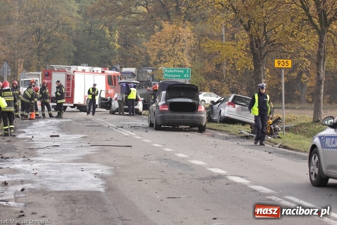 Zdjęcie w galerii na portalu naszraciborz.pl: Groźne zderzenie dwóch samochodów w Rzuchowie wiadomości z regionu