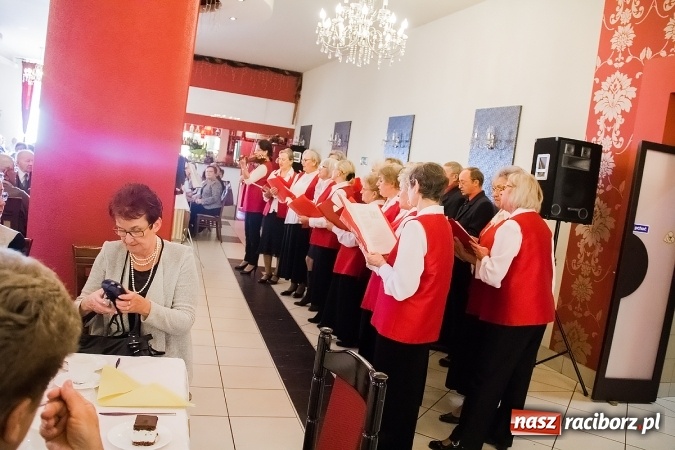 Zdjęcie w galerii na portalu naszraciborz.pl: Seniorzy świętowali dziś w Raciborskiej wiadomości z regionu