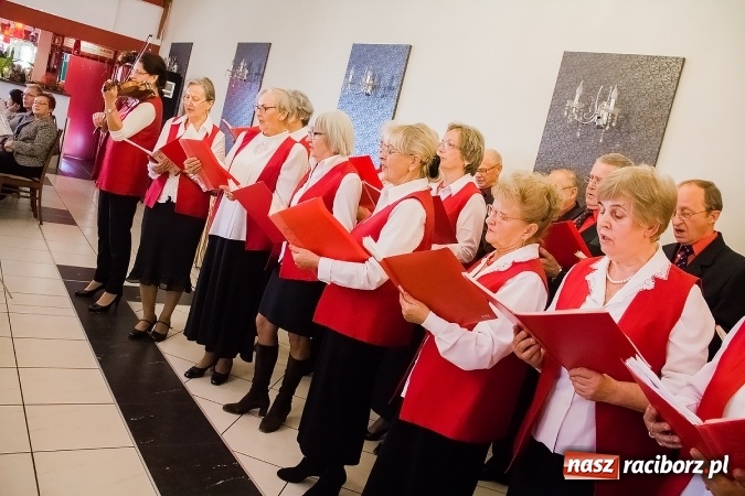 Zdjęcie w galerii na portalu naszraciborz.pl: Seniorzy świętowali dziś w Raciborskiej wiadomości z regionu