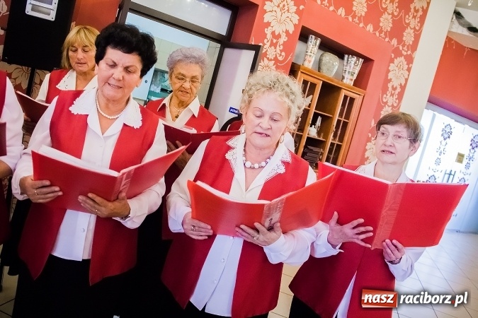 Zdjęcie w galerii na portalu naszraciborz.pl: Seniorzy świętowali dziś w Raciborskiej wiadomości z regionu