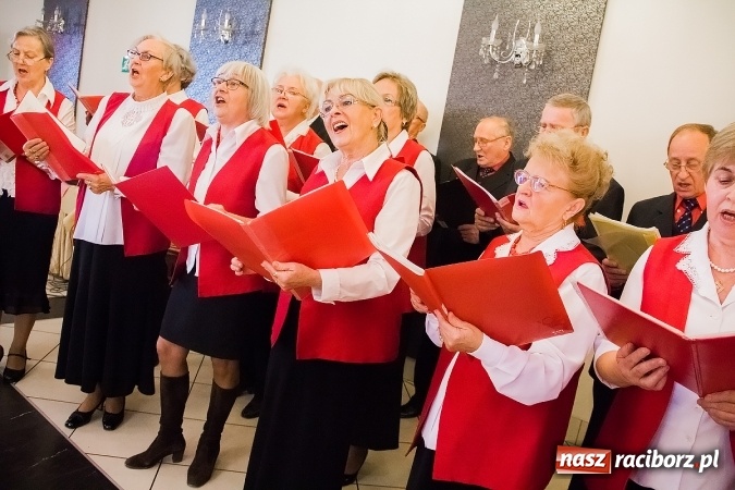 Zdjęcie w galerii na portalu naszraciborz.pl: Seniorzy świętowali dziś w Raciborskiej wiadomości z regionu