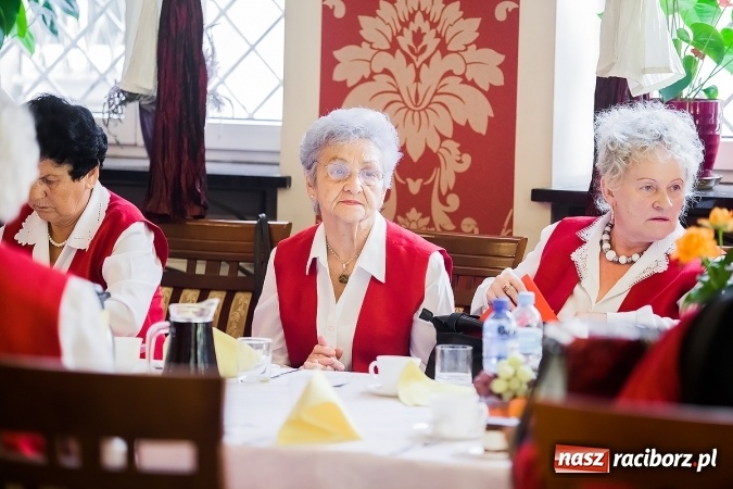 Zdjęcie w galerii na portalu naszraciborz.pl: Seniorzy świętowali dziś w Raciborskiej wiadomości z regionu