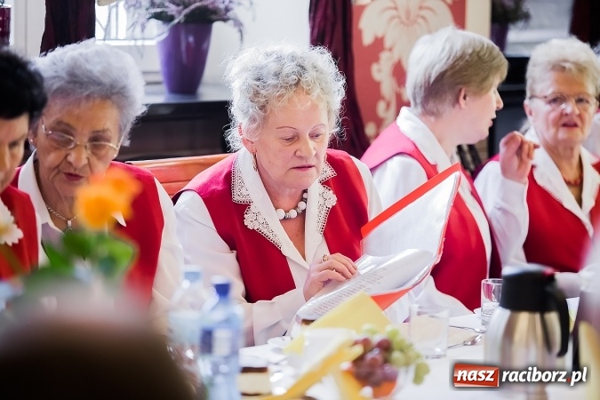 Zdjęcie w galerii na portalu naszraciborz.pl: Seniorzy świętowali dziś w Raciborskiej wiadomości z regionu
