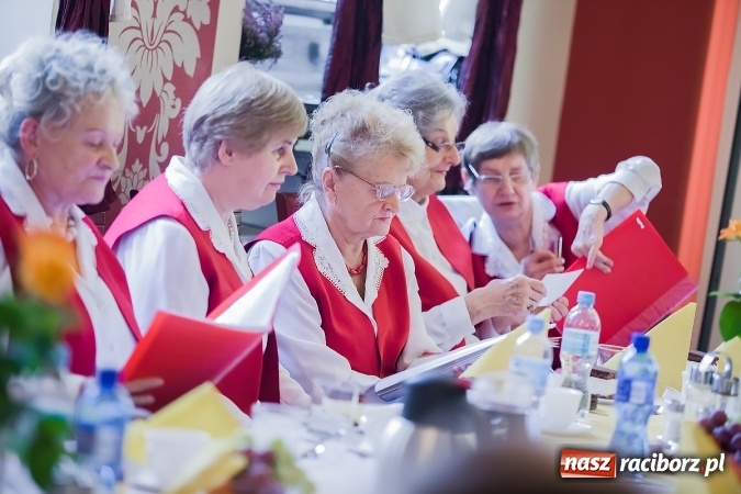 Zdjęcie w galerii na portalu naszraciborz.pl: Seniorzy świętowali dziś w Raciborskiej wiadomości z regionu