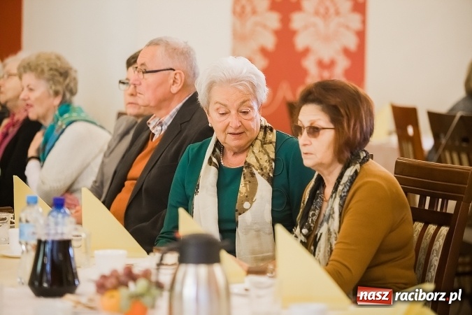 Zdjęcie w galerii na portalu naszraciborz.pl: Seniorzy świętowali dziś w Raciborskiej wiadomości z regionu