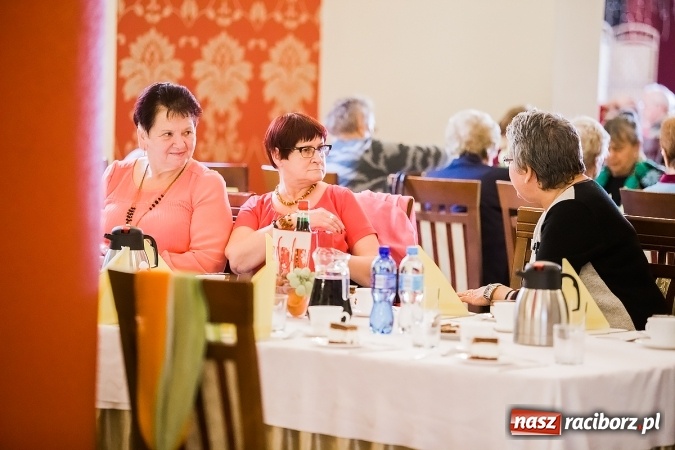 Zdjęcie w galerii na portalu naszraciborz.pl: Seniorzy świętowali dziś w Raciborskiej wiadomości z regionu