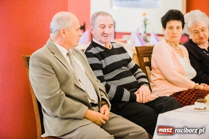 Zdjęcie w galerii na portalu naszraciborz.pl: Seniorzy świętowali dziś w Raciborskiej wiadomości z regionu