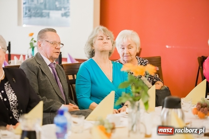 Zdjęcie w galerii na portalu naszraciborz.pl: Seniorzy świętowali dziś w Raciborskiej wiadomości z regionu