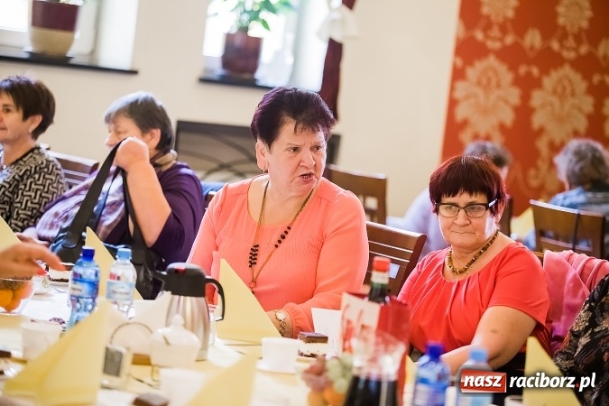 Zdjęcie w galerii na portalu naszraciborz.pl: Seniorzy świętowali dziś w Raciborskiej wiadomości z regionu