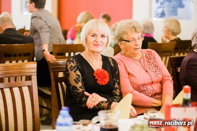 Zdjęcie w galerii na portalu naszraciborz.pl: Seniorzy świętowali dziś w Raciborskiej wiadomości z regionu