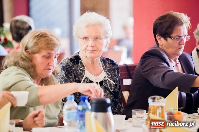 Zdjęcie w galerii na portalu naszraciborz.pl: Seniorzy świętowali dziś w Raciborskiej wiadomości z regionu