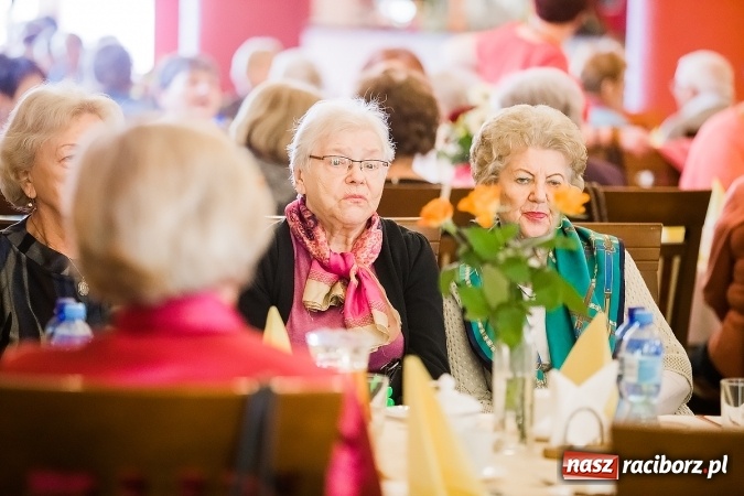 Zdjęcie w galerii na portalu naszraciborz.pl: Seniorzy świętowali dziś w Raciborskiej wiadomości z regionu