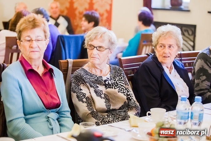 Zdjęcie w galerii na portalu naszraciborz.pl: Seniorzy świętowali dziś w Raciborskiej wiadomości z regionu