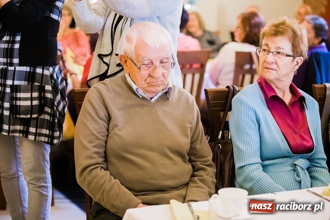 Zdjęcie w galerii na portalu naszraciborz.pl: Seniorzy świętowali dziś w Raciborskiej wiadomości z regionu