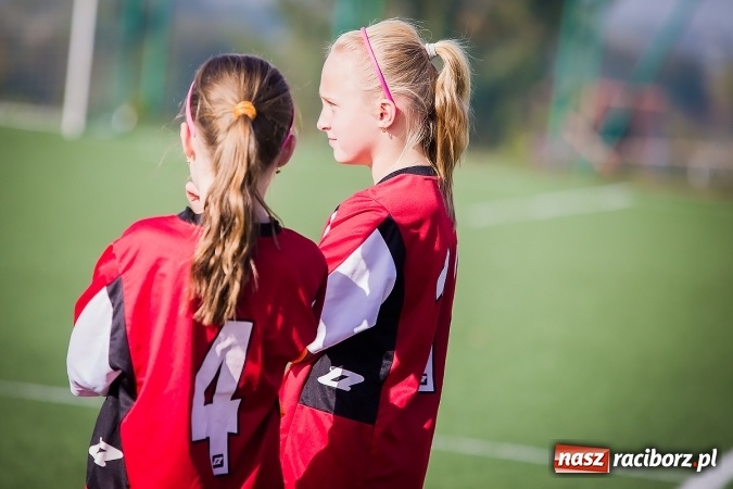Zdjęcie w galerii na portalu naszraciborz.pl: Dziewczęta rywalizowały na orliku w Pietrowicach Wielkich wiadomości z regionu