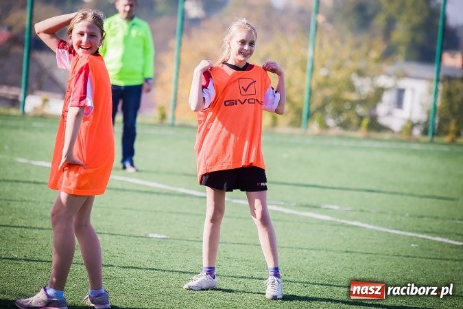 Zdjęcie w galerii na portalu naszraciborz.pl: Dziewczęta rywalizowały na orliku w Pietrowicach Wielkich wiadomości z regionu