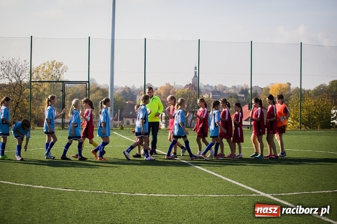 Zdjęcie w galerii na portalu naszraciborz.pl: Dziewczęta rywalizowały na orliku w Pietrowicach Wielkich wiadomości z regionu