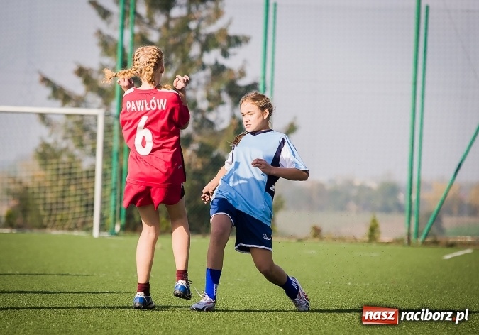 Zdjęcie w galerii na portalu naszraciborz.pl: Dziewczęta rywalizowały na orliku w Pietrowicach Wielkich wiadomości z regionu